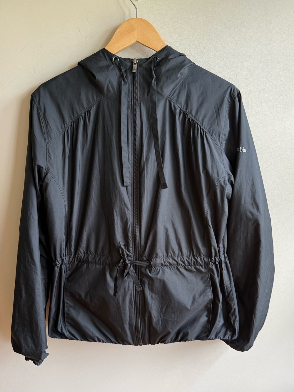 Columbia Lightweight Nylon Black Hoodie Draw String Waist Rain Coat, size Large